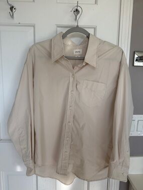 Aritzia Wilfred Free Utility Button Down Collared Shirt Poly Cream Chest Pocket